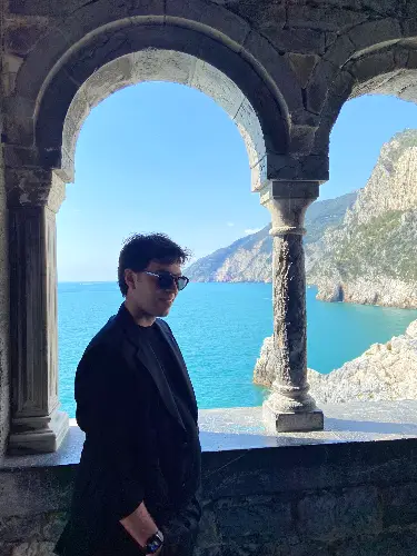 Accompagnatore gigolo Leonardo