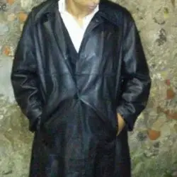 Accompagnatore gigolo Themer Black