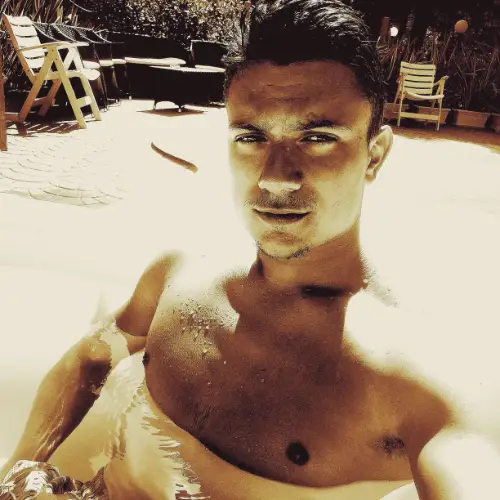 Accompagnatore gigolo Depa