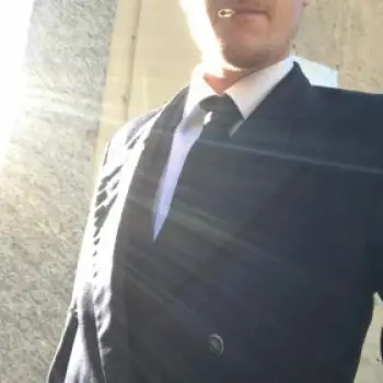 Accompagnatore gigolo Lucatex