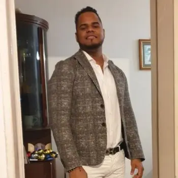 Accompagnatore gigolo Moreno21