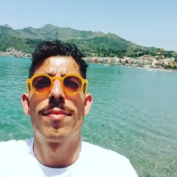 Accompagnatore gigolo Chanel