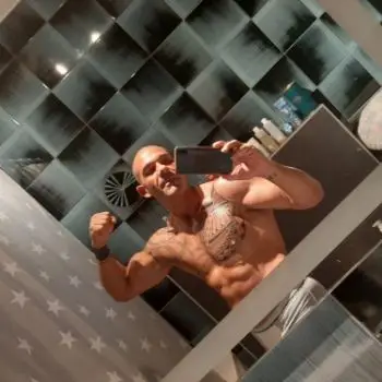 Accompagnatore gigolo Massimo81