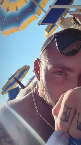 Accompagnatore gigolo Davide