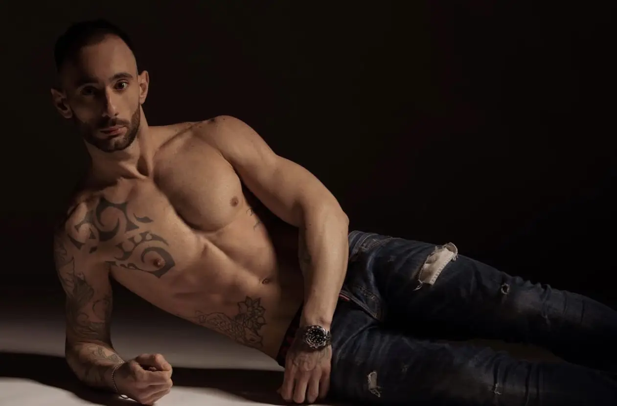 Accompagnatore gigolo Valerio