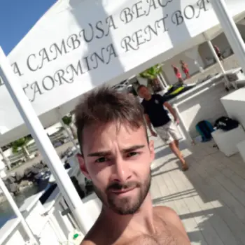 Accompagnatore gigolo Gigolos94