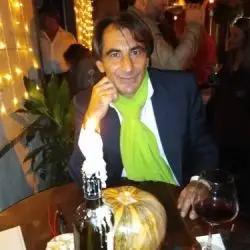 Accompagnatore gigolo Carmin