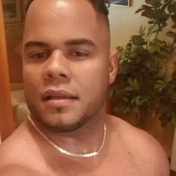 Accompagnatore gigolo Moreno21