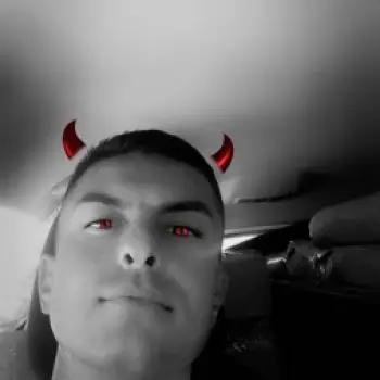 Accompagnatore gigolo Tatuato