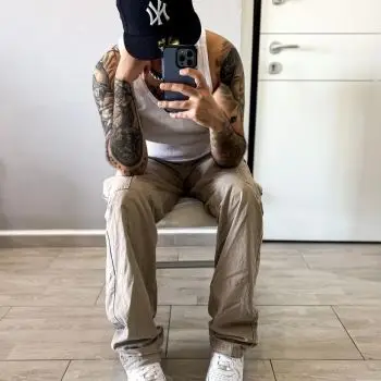 Accompagnatore gigolo Riccardo E.