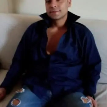 Accompagnatore gigolo Leonardor