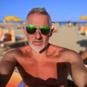 Accompagnatore gigolo Sultano73