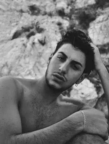 Accompagnatore gigolo Leonardoblu