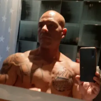 Accompagnatore gigolo Massimo81