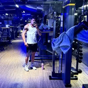 Accompagnatore gigolo Chrismontana