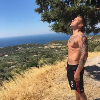 Accompagnatore gigolo Simone God