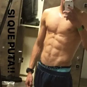 Accompagnatore gigolo Yos