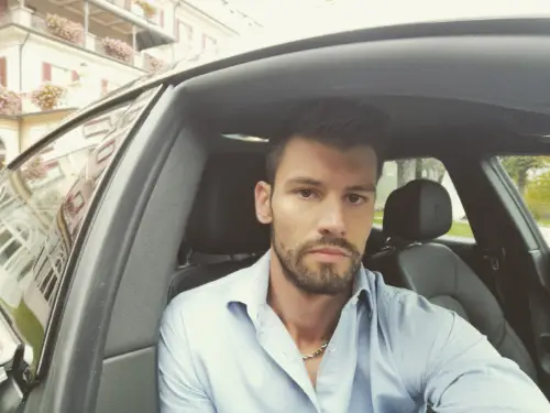 Accompagnatore gigolo Luch