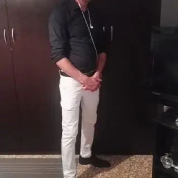 Accompagnatore gigolo Maury72