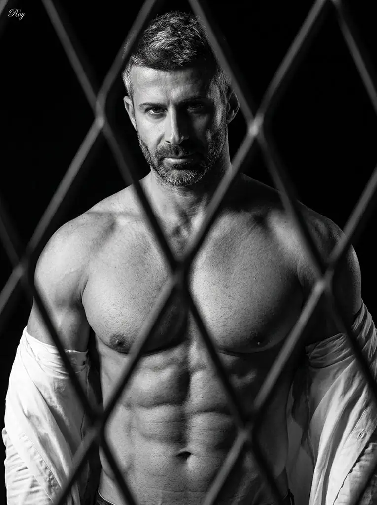 Accompagnatore gigolo Roy