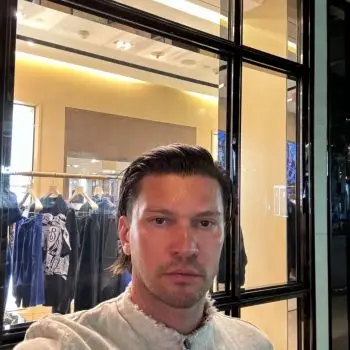 Accompagnatore gigolo Alessandro Nicholas