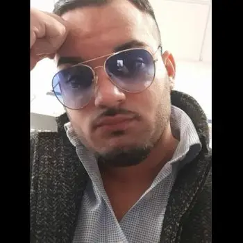 Accompagnatore gigolo Ricki