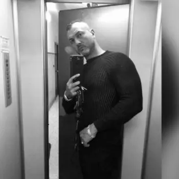 Accompagnatore gigolo gaetano