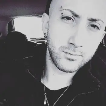Accompagnatore gigolo Carminex
