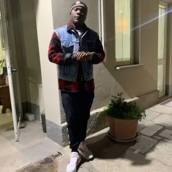 Accompagnatore gigolo Lorenzo96