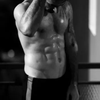 Accompagnatore gigolo Mickyy