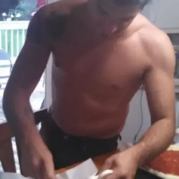 Accompagnatore gigolo Enma