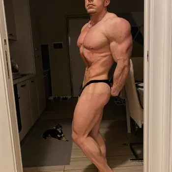 Accompagnatore gigolo Leonida