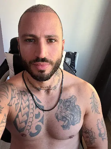 Accompagnatore gigolo francesco