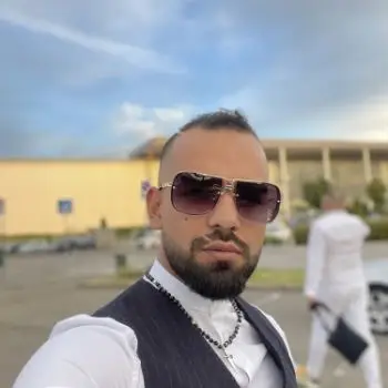 Accompagnatore gigolo Donald