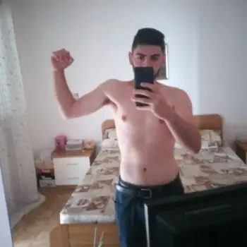 Accompagnatore gigolo Eretto98