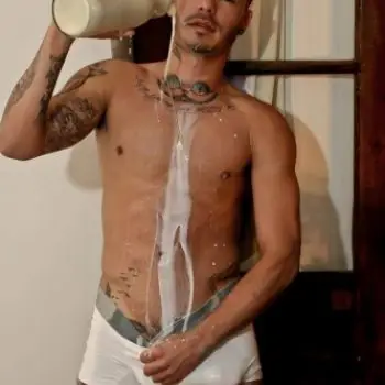 Accompagnatore gigolo Armany