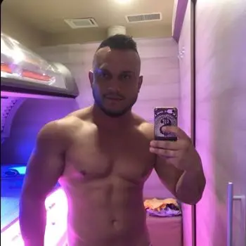 Accompagnatore gigolo Alan