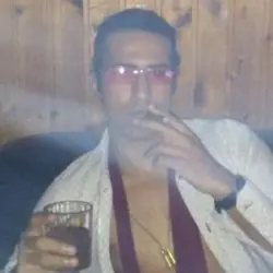 Accompagnatore gigolo Themer Black