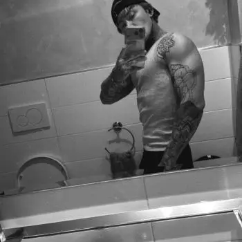 Accompagnatore gigolo FVS