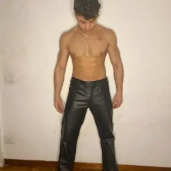 Accompagnatore gigolo Emmanuele Vito