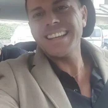 Accompagnatore gigolo Roberto